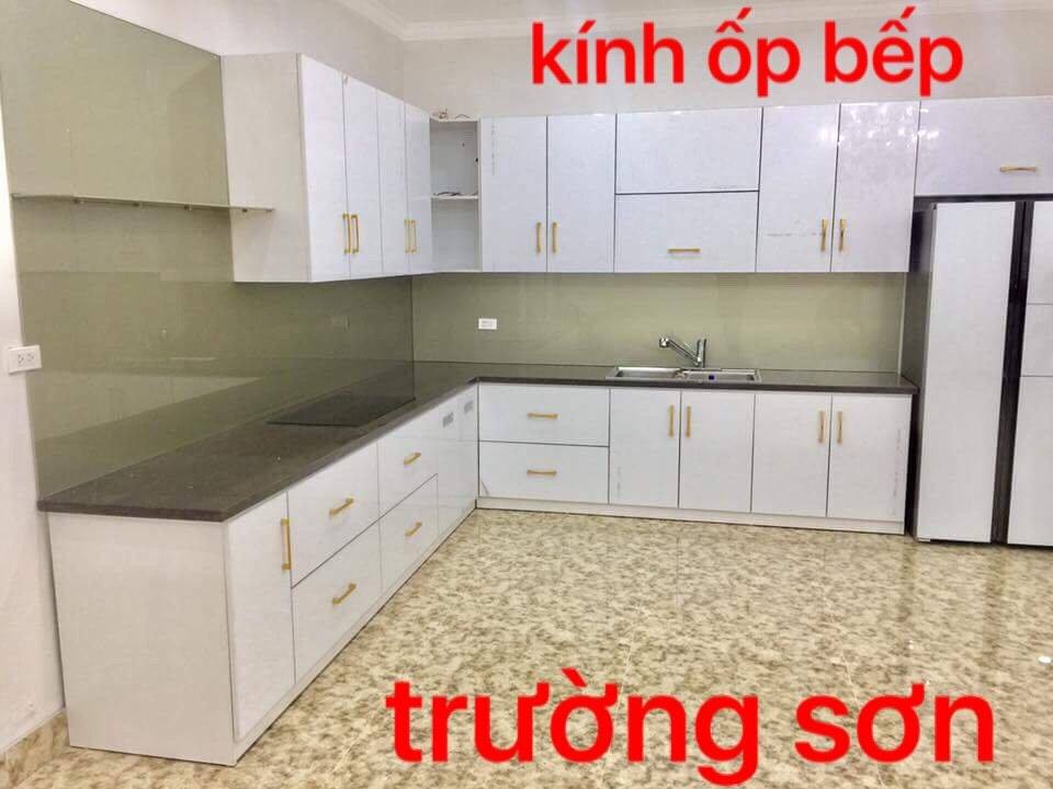 Kính ốp bếp L