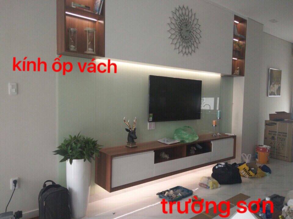 Kính ốp vách