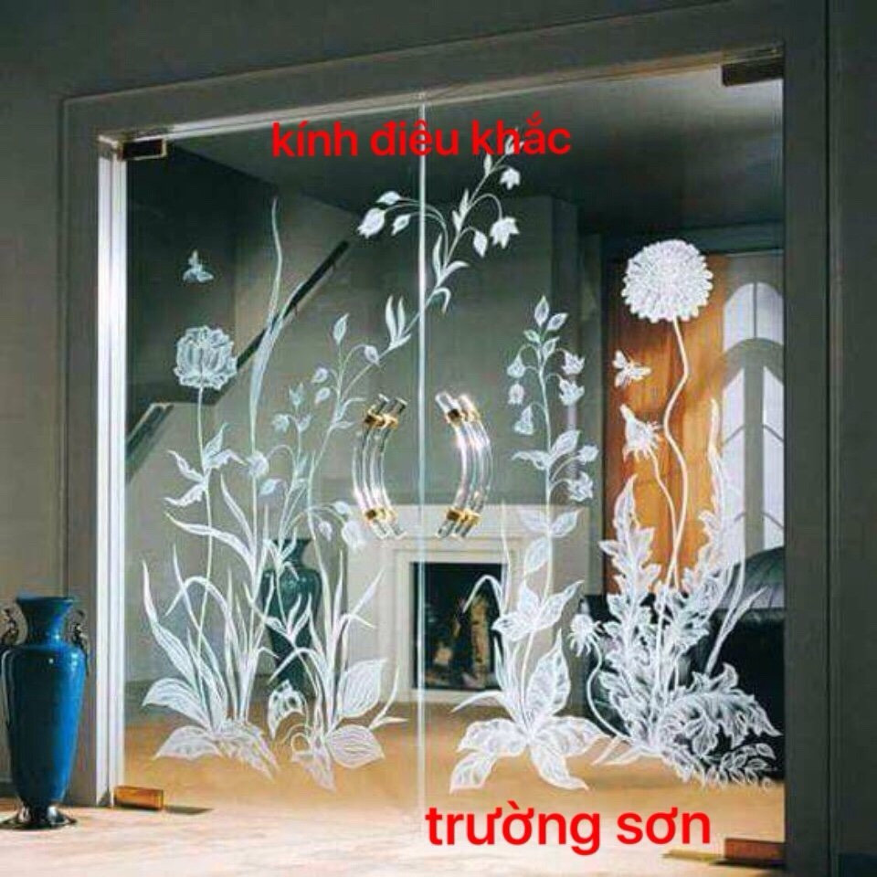 Kính điêu khắc bông hoa