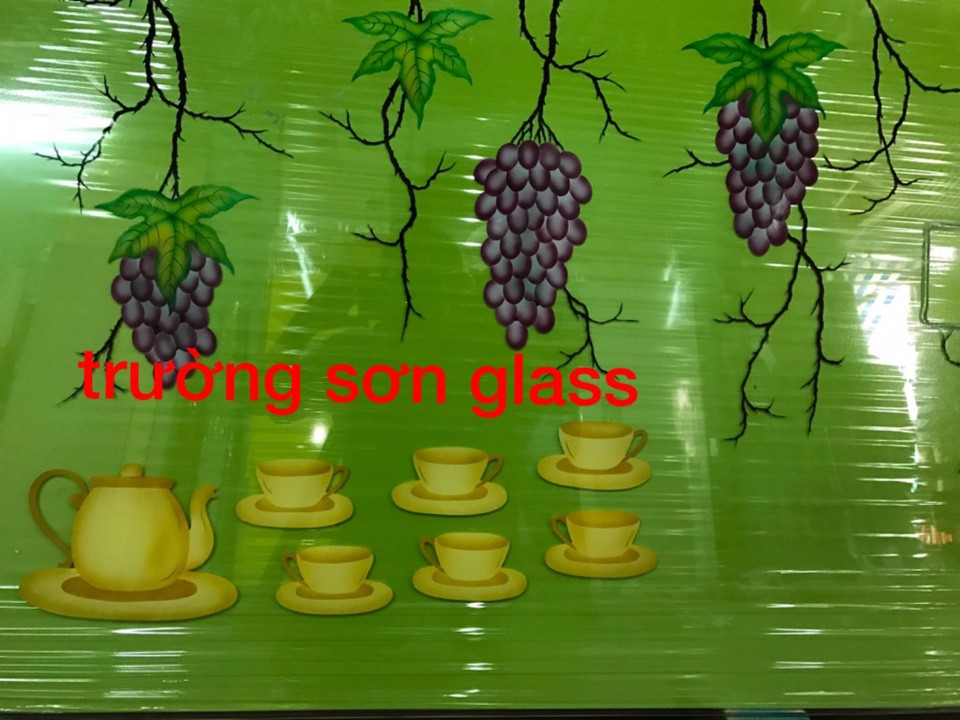 Trái cây và ấm tách trà