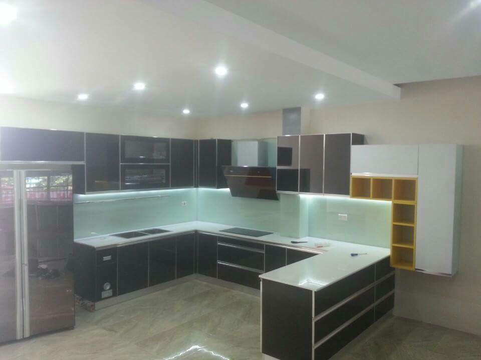 Nội thất kính phòng bếp